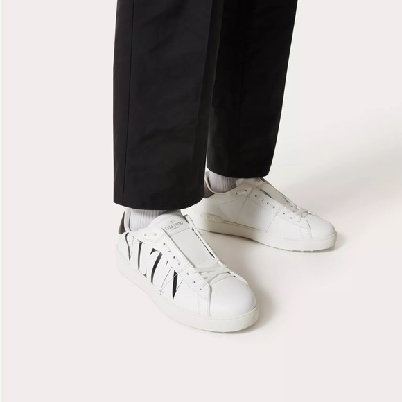 Worn 2-3 times. Almost brand new! - Picture 1 of 4